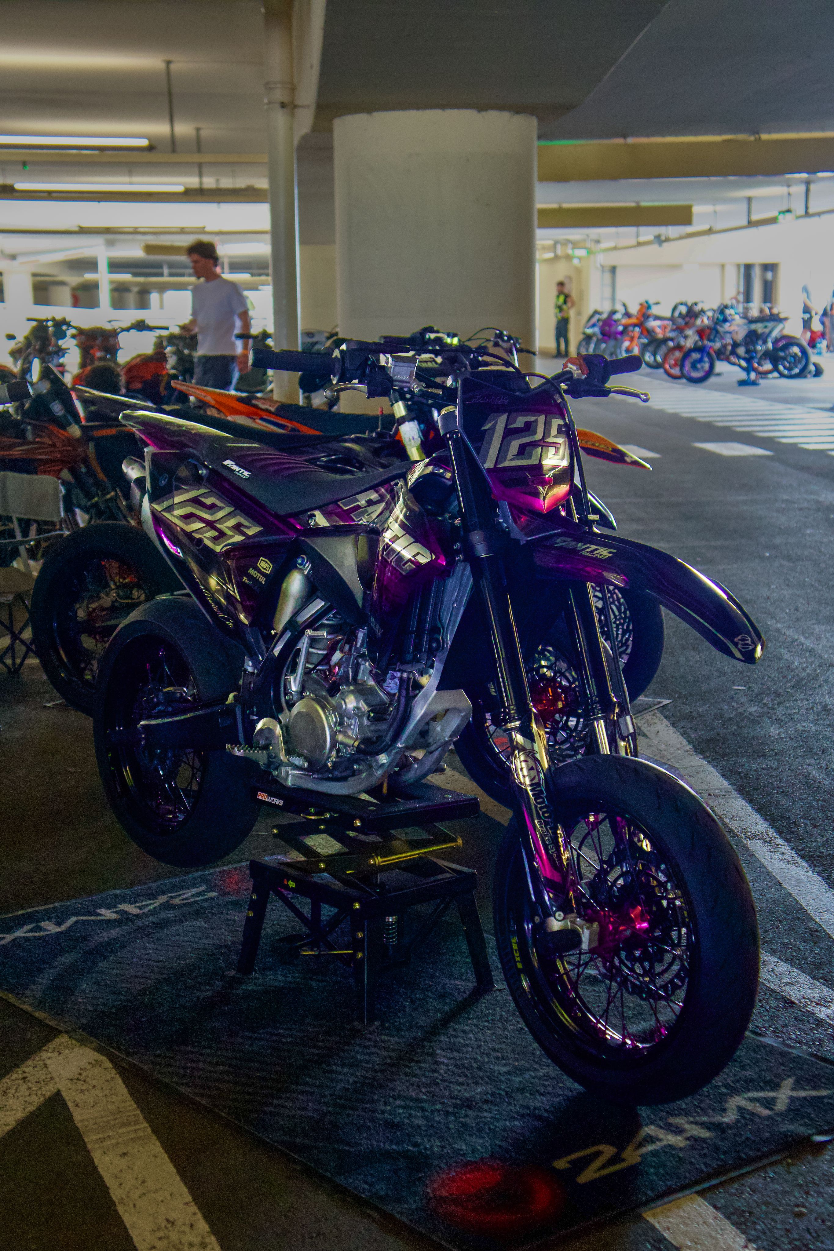 Fantic 125 im Fahrerlager